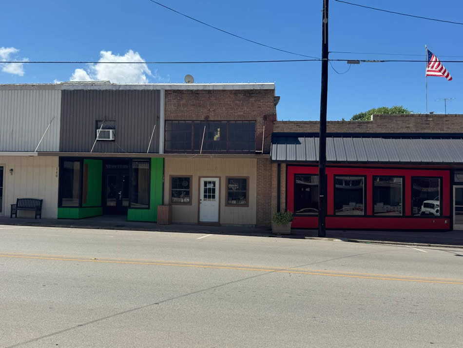 138 E. Main St., Yorktown, TX 78164