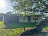 1505 N. Henry, Cuero, TX 77954