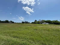 325 E. Tenth St., Yorktown, TX 78164