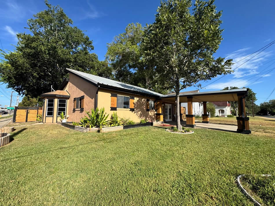 411 W Main St., Yorktown, TX 78164