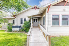 543 W. Seventh St., Yorktown, TX 78164