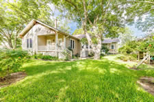 543 W. Seventh St., Yorktown, TX 78164
