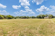 543 W. Seventh St., Yorktown, TX 78164