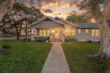 543 W. Seventh St., Yorktown, TX 78164
